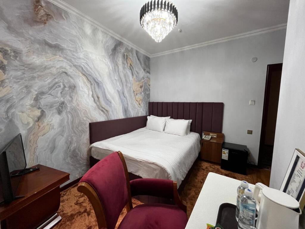 Luxurious Hotel Taraz Exterior photo