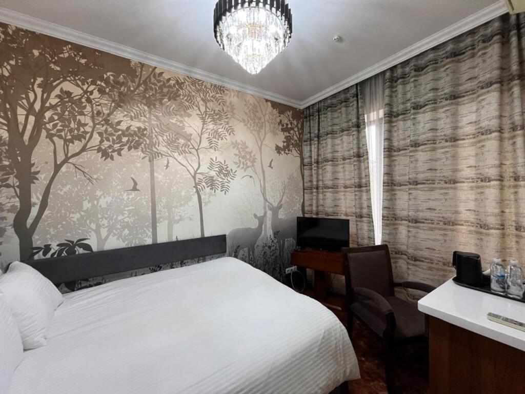 Luxurious Hotel Taraz Exterior photo