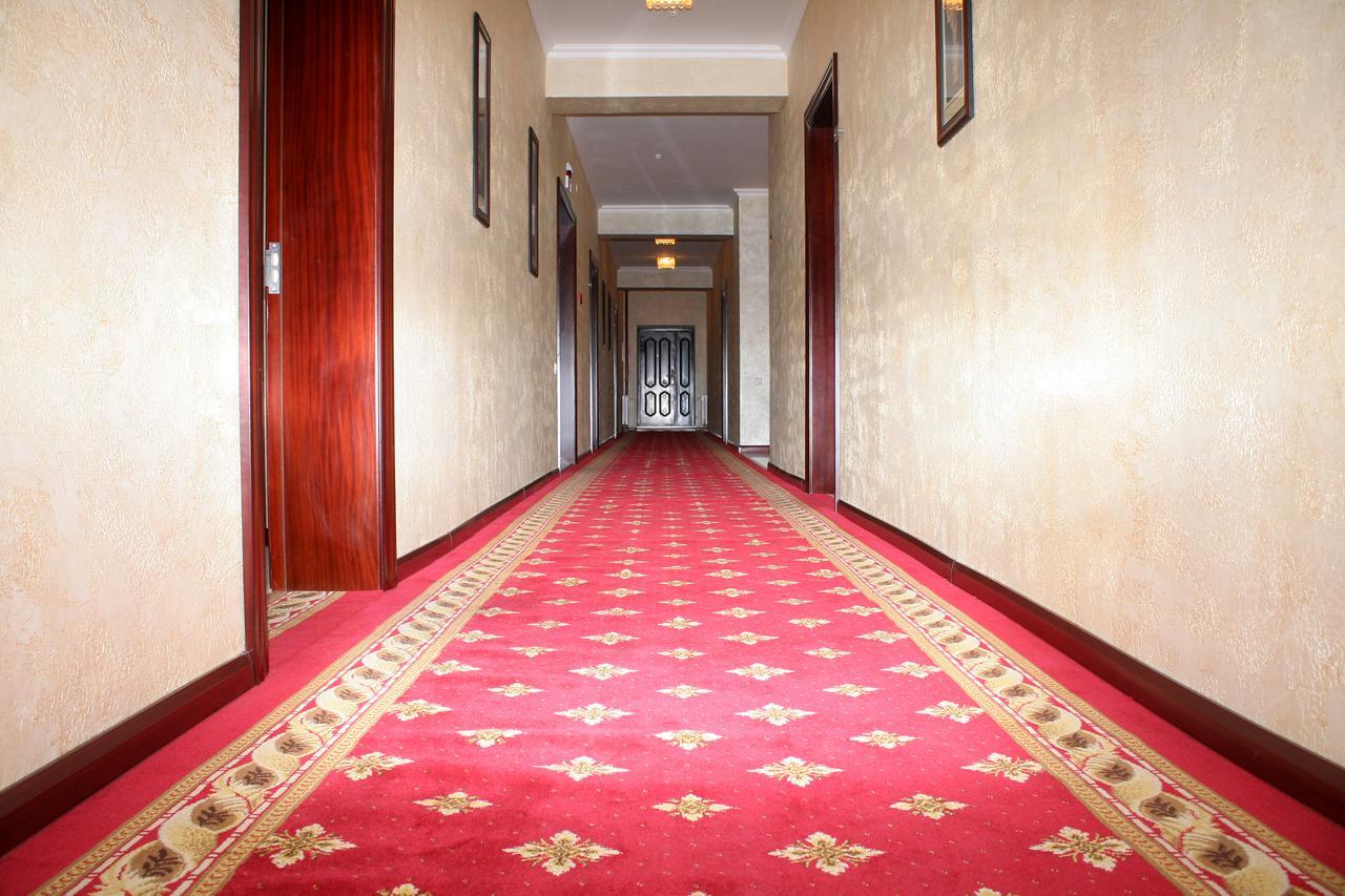 Luxurious Hotel Taraz Exterior photo
